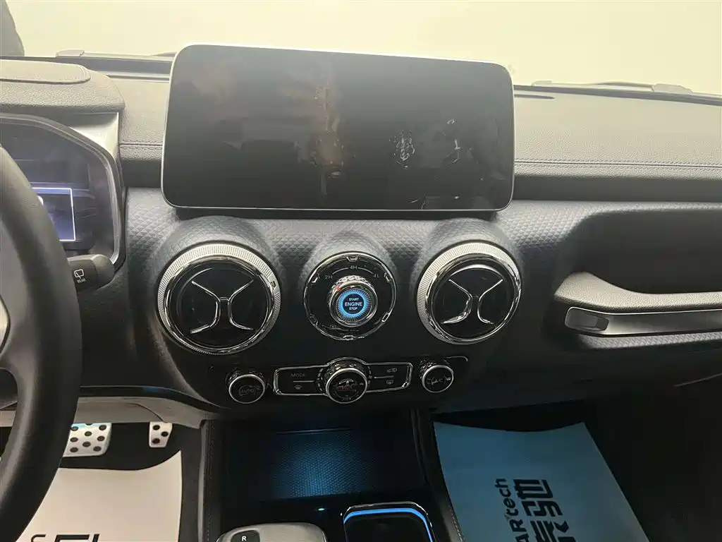 BAIC ORV Beijing Offroad BJ40 2024 2.0T Urban Hunter Glory Edition фото 15