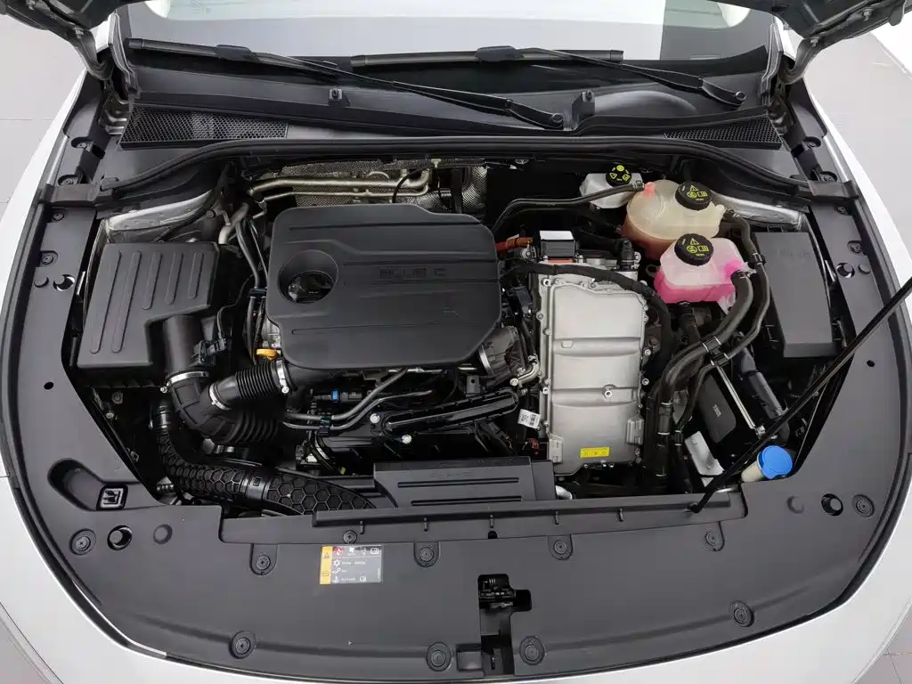 Roewe D7 2023 2023 DMH 125km Flagship Edition