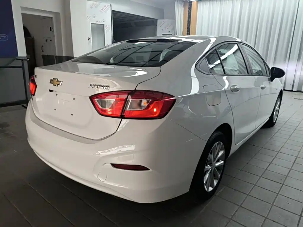 Chevrolet Cruze 2018 2018 320 Automatic Pioneer Sunroof Edition