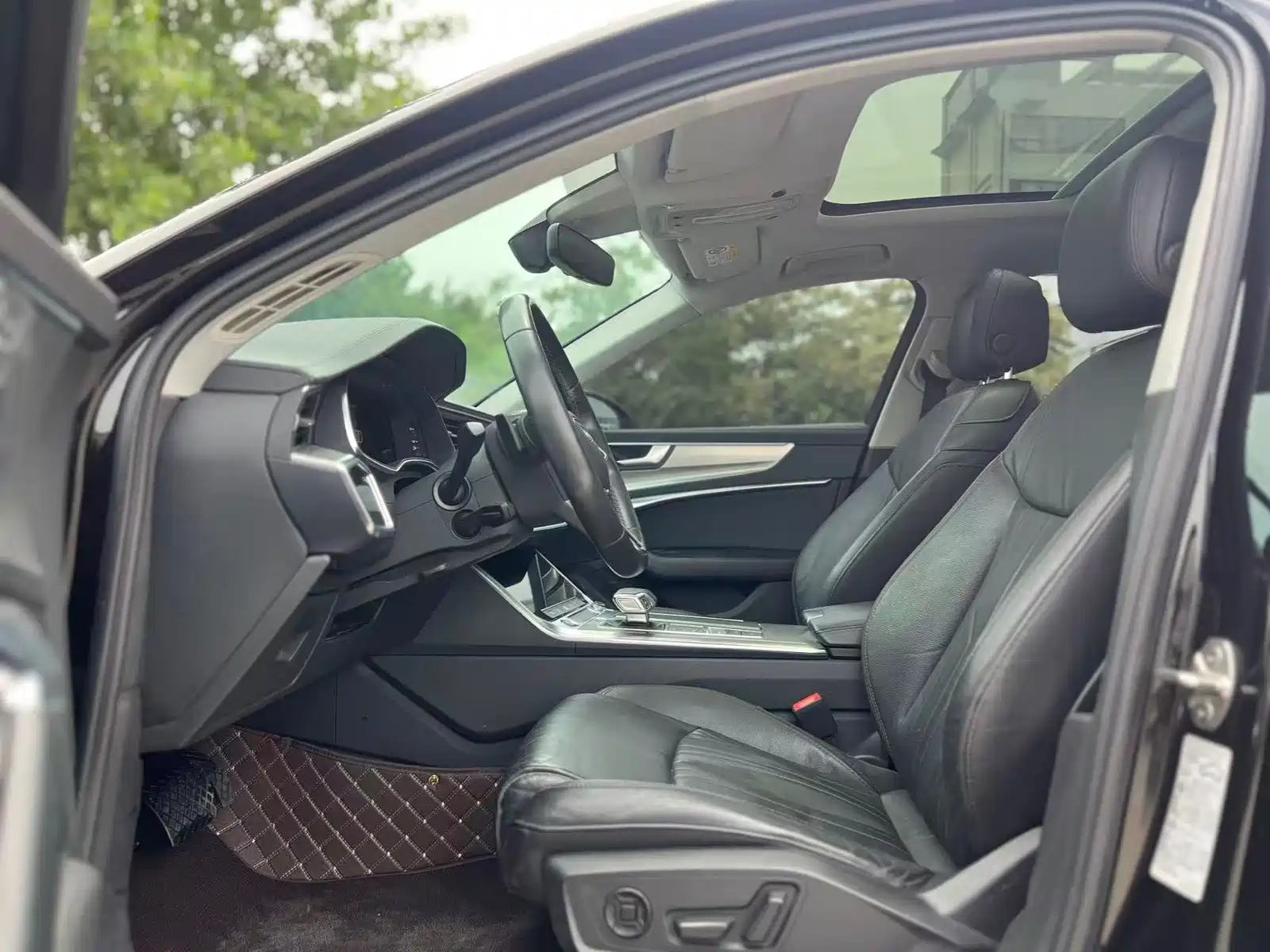 Фото 5 - Audi A6L