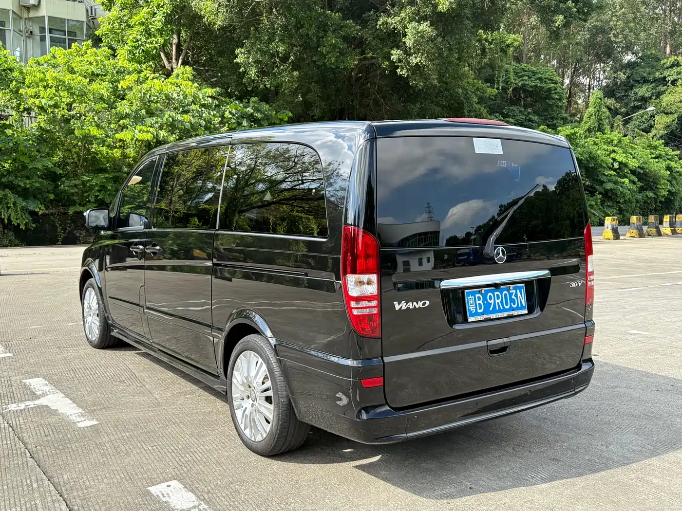 Mercedes-Benz Viano 2013 3.0L Privilege Edition фото 18