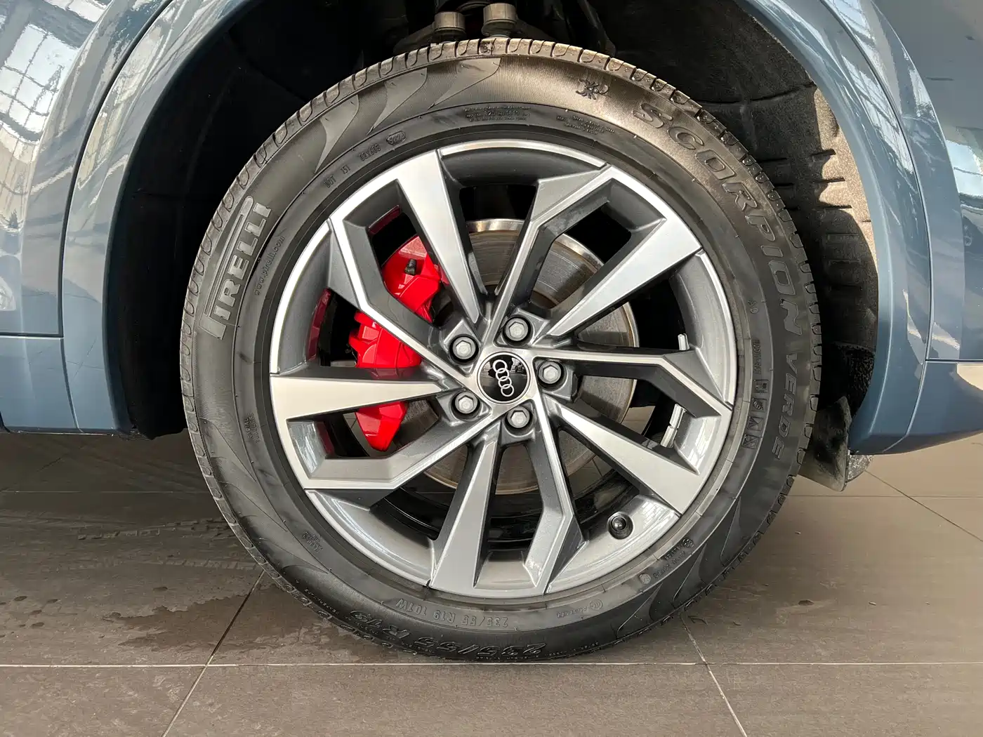 Audi Q5L 2025 40 TFSI Luxury Dynamic фото 12