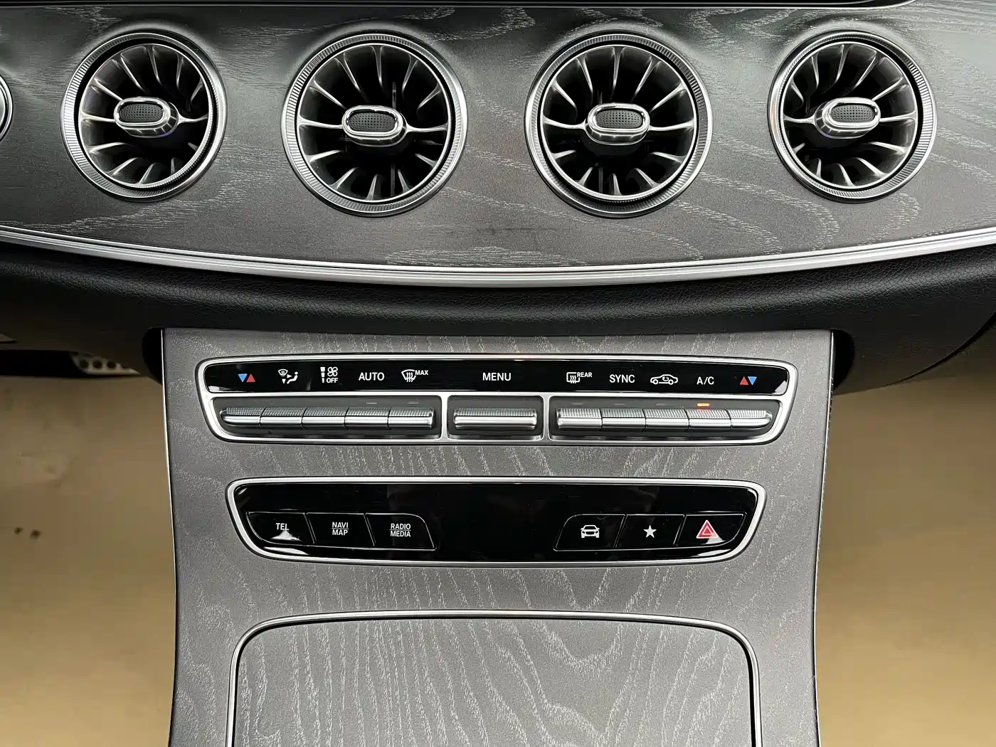 Mercedes-Benz CLS 2021 CLS 300 Luxury фото 33
