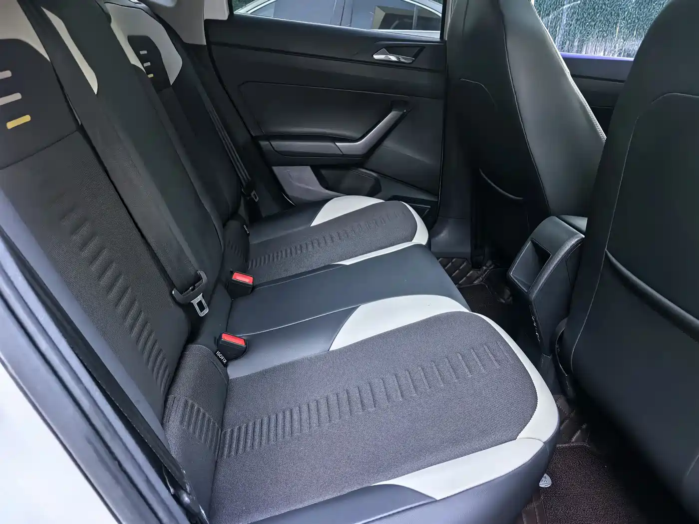 Volkswagen Polo 2019 Plus 1.5L Automatic Colorful Tech Edition фото 12
