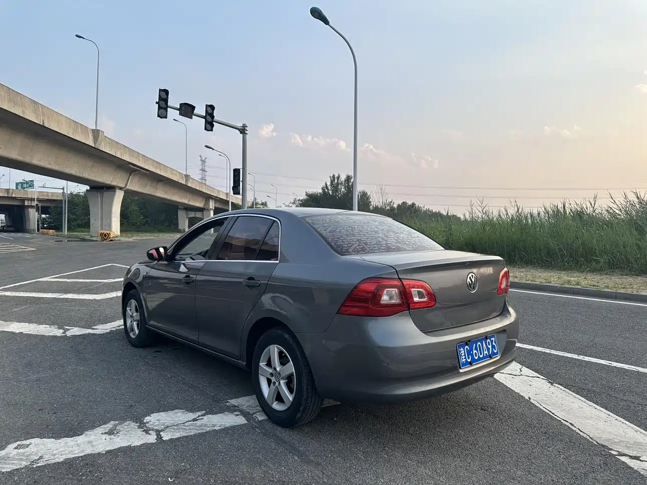 Volkswagen Bora 2011 1.6L Automatic Fashion фото 5