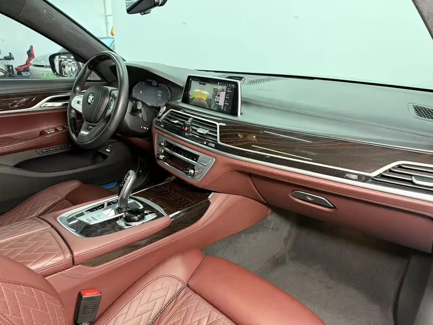 BMW 7 Series 2021 Model 740Li xDrive Executive Luxury Package фото 11