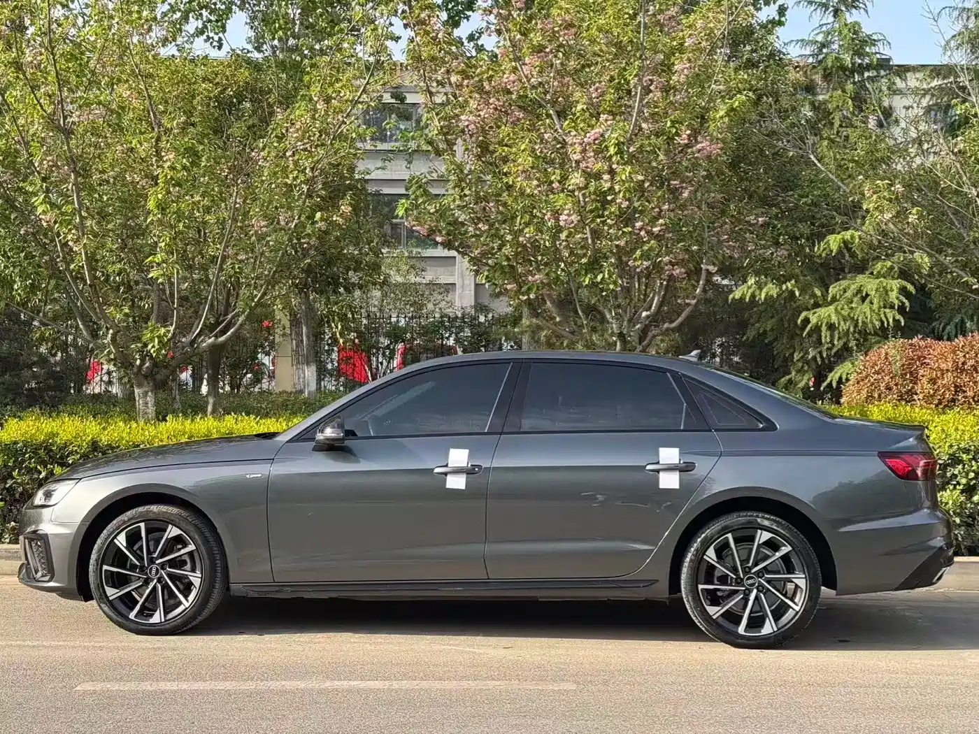 Audi Audi A4L 2022 40 TFSI Luxury Dynamic 13