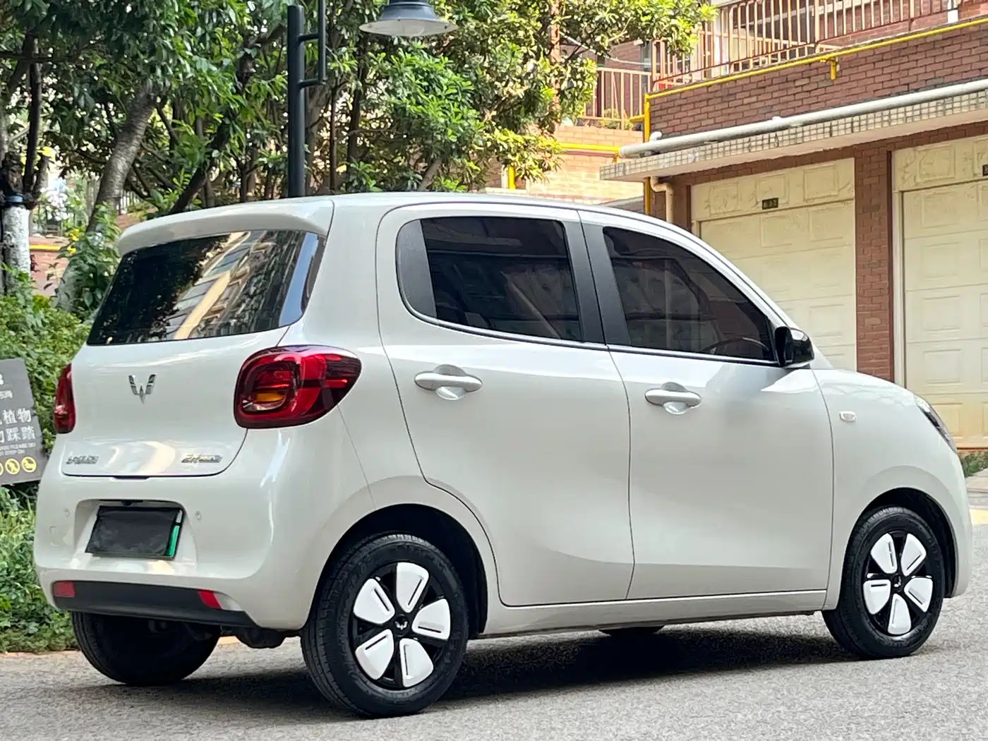 WULING AUTOMOBILE HONGGUANG MINIEV