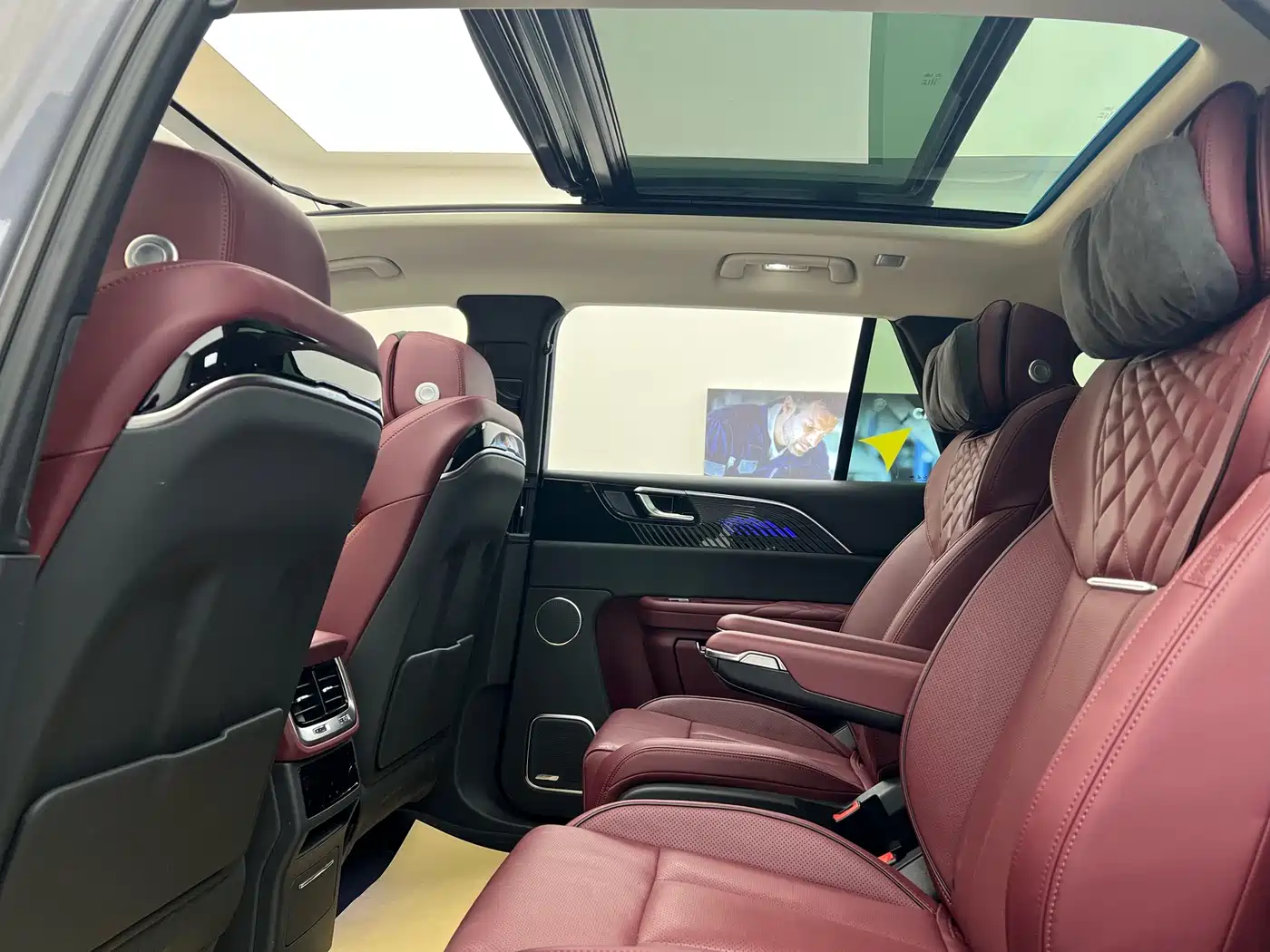 Hongqi E-HS9 2022 660km Qi Chang Edition (6-seater) фото 29