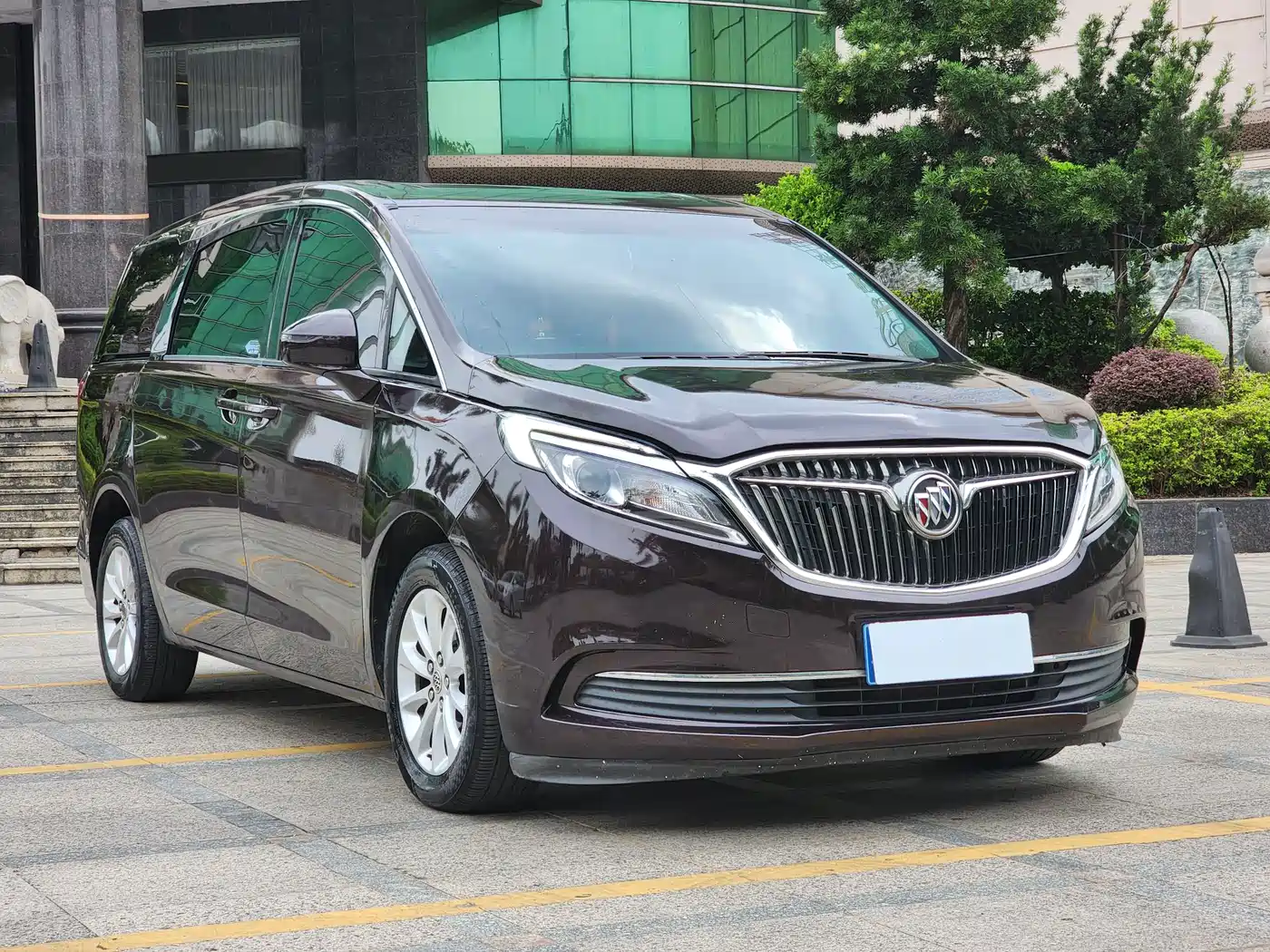 Фото 3 - Buick GL8