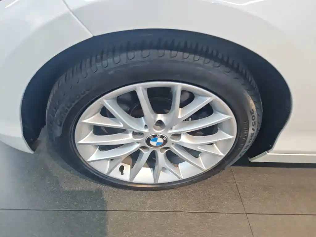 صورة 23 - BMW 1 Series (Import)