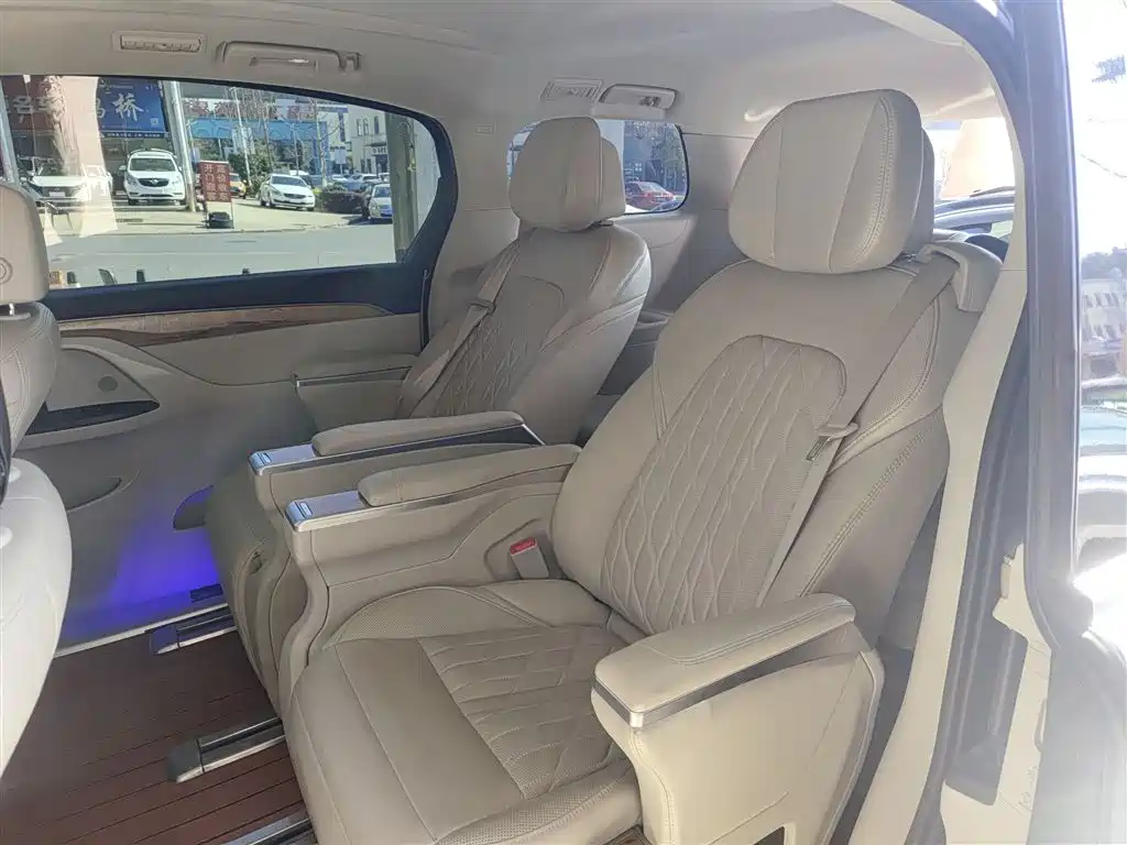 Buick GL8 2018 ES 28T Comfort Type China VI фото 14