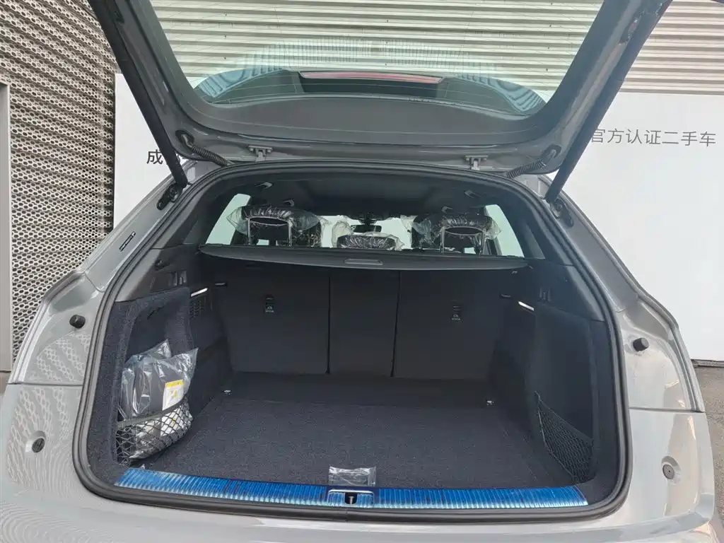 Audi Q5L 2025 Model Year Facelift 45th Anniversary Edition 45 TFSI Luxury Dynamic фото 15
