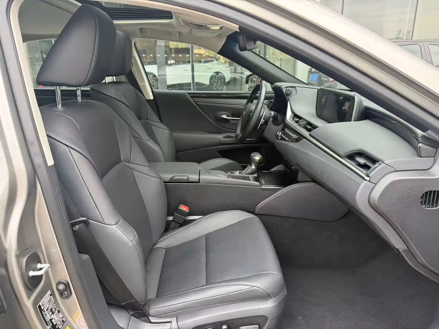 Lexus ES 2018 300h Excellence Edition China V фото 6