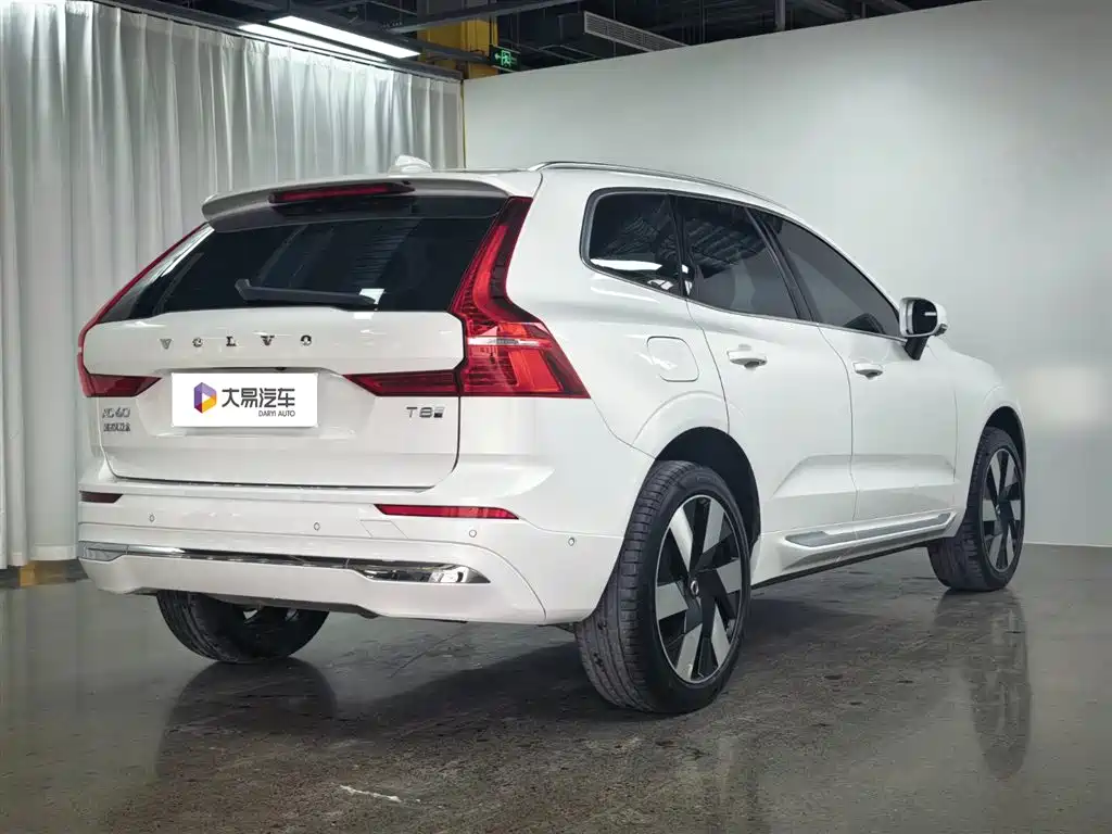 VOLVO XC60 PLUG IN HYBRID