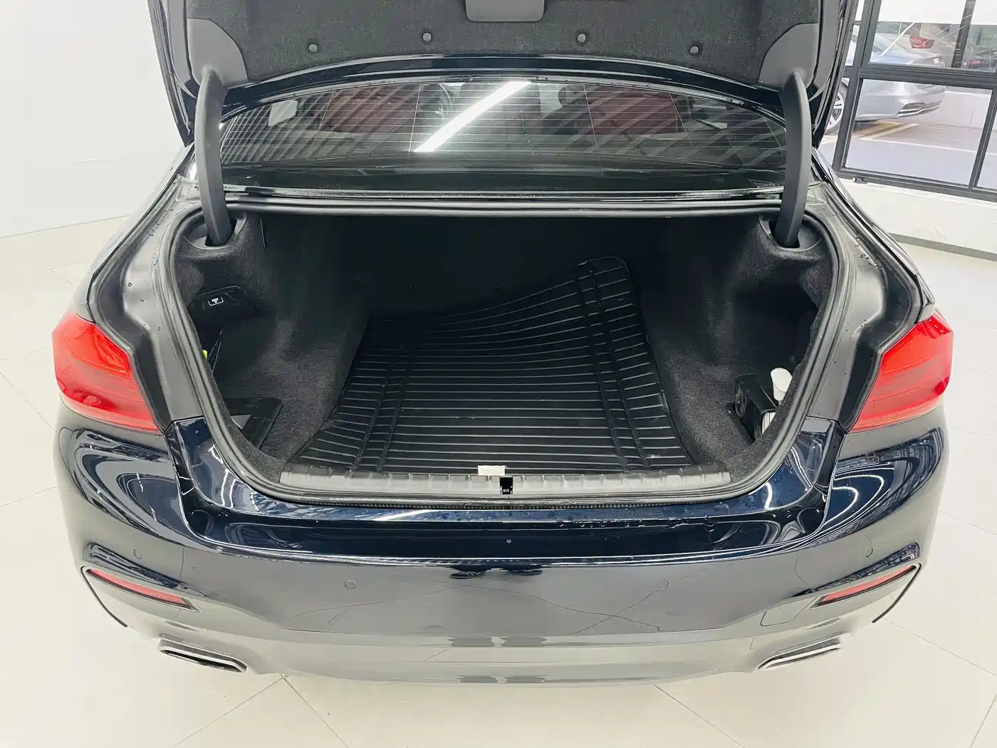 BMW 5 Series 2018 Facelift 530Li Exclusive M Sport Package фото 17