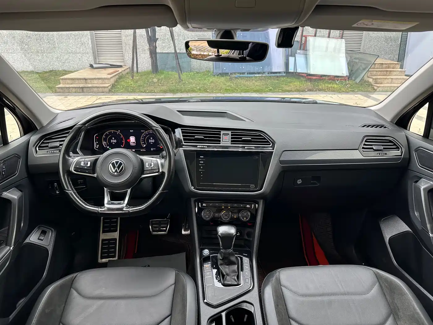 Volkswagen Tiguan L 2021 330TSI Automatic 2WD R-Line Premium фото 6