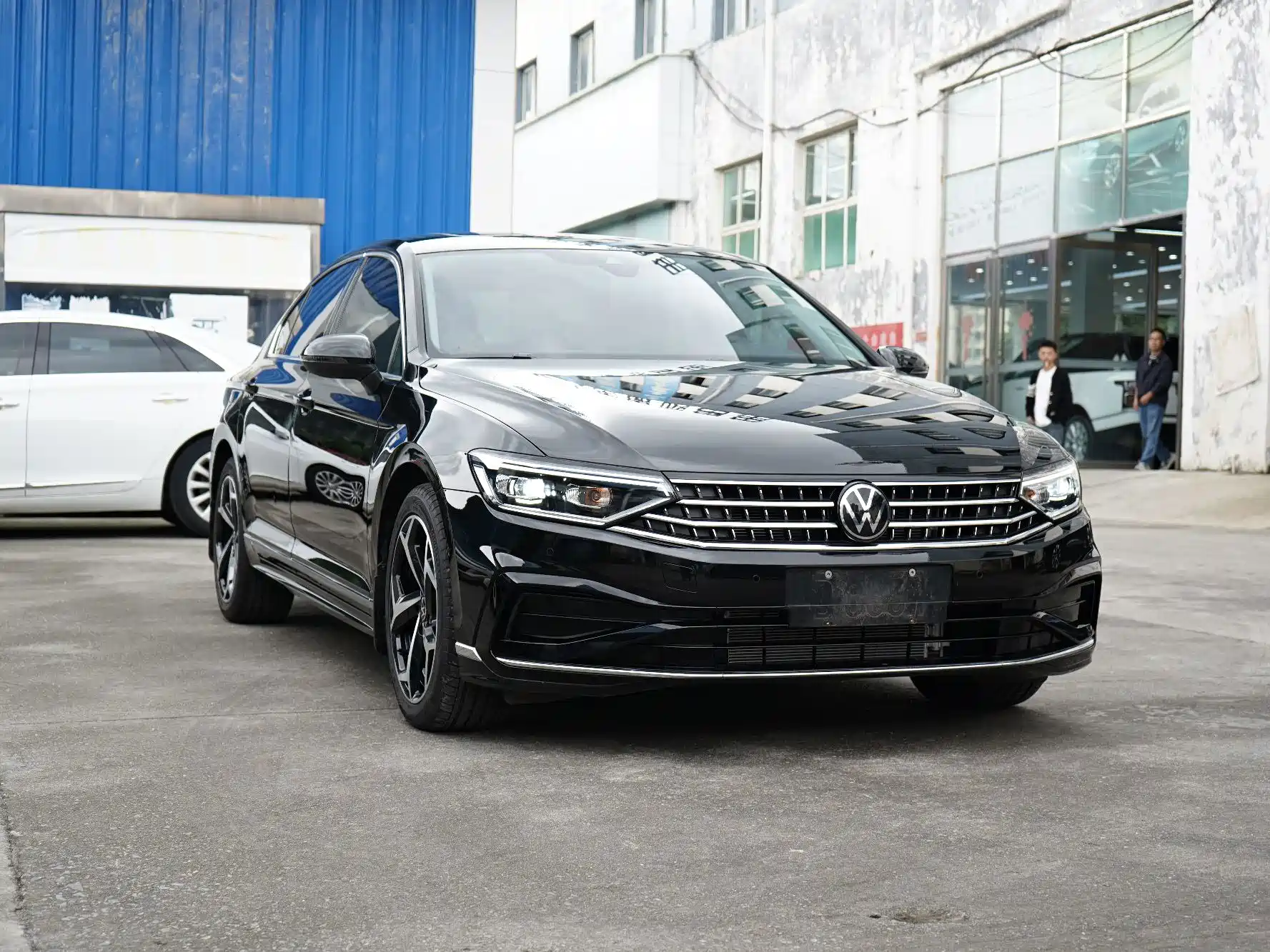 Photo 3 - Volkswagen Magotan