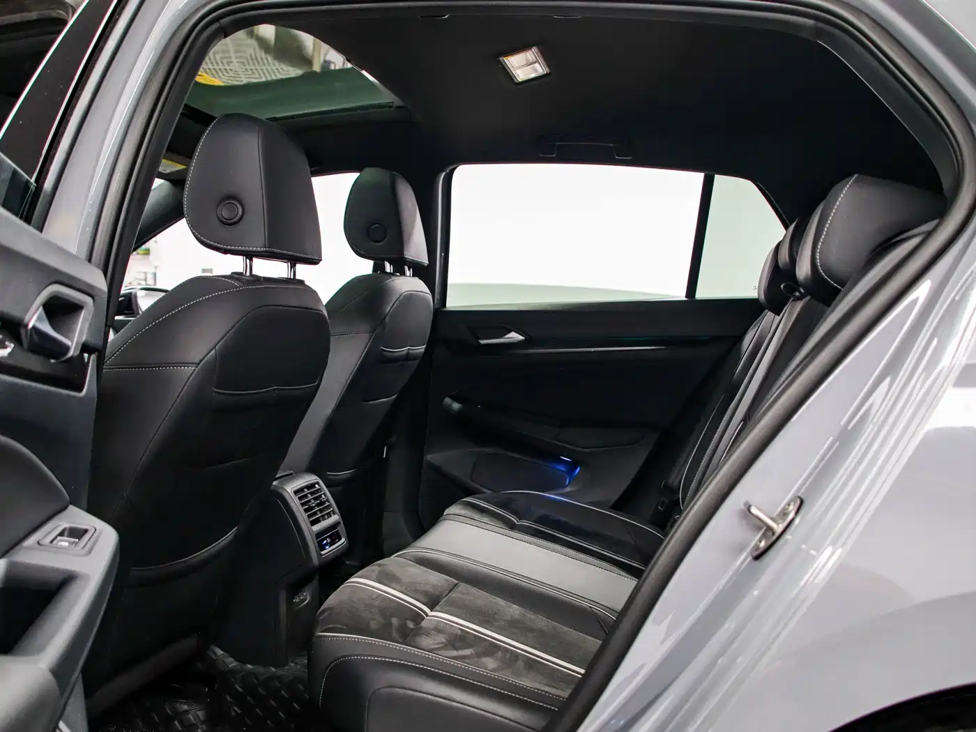 Volkswagen Golf 2021 280TSI DSG R-Line фото 15