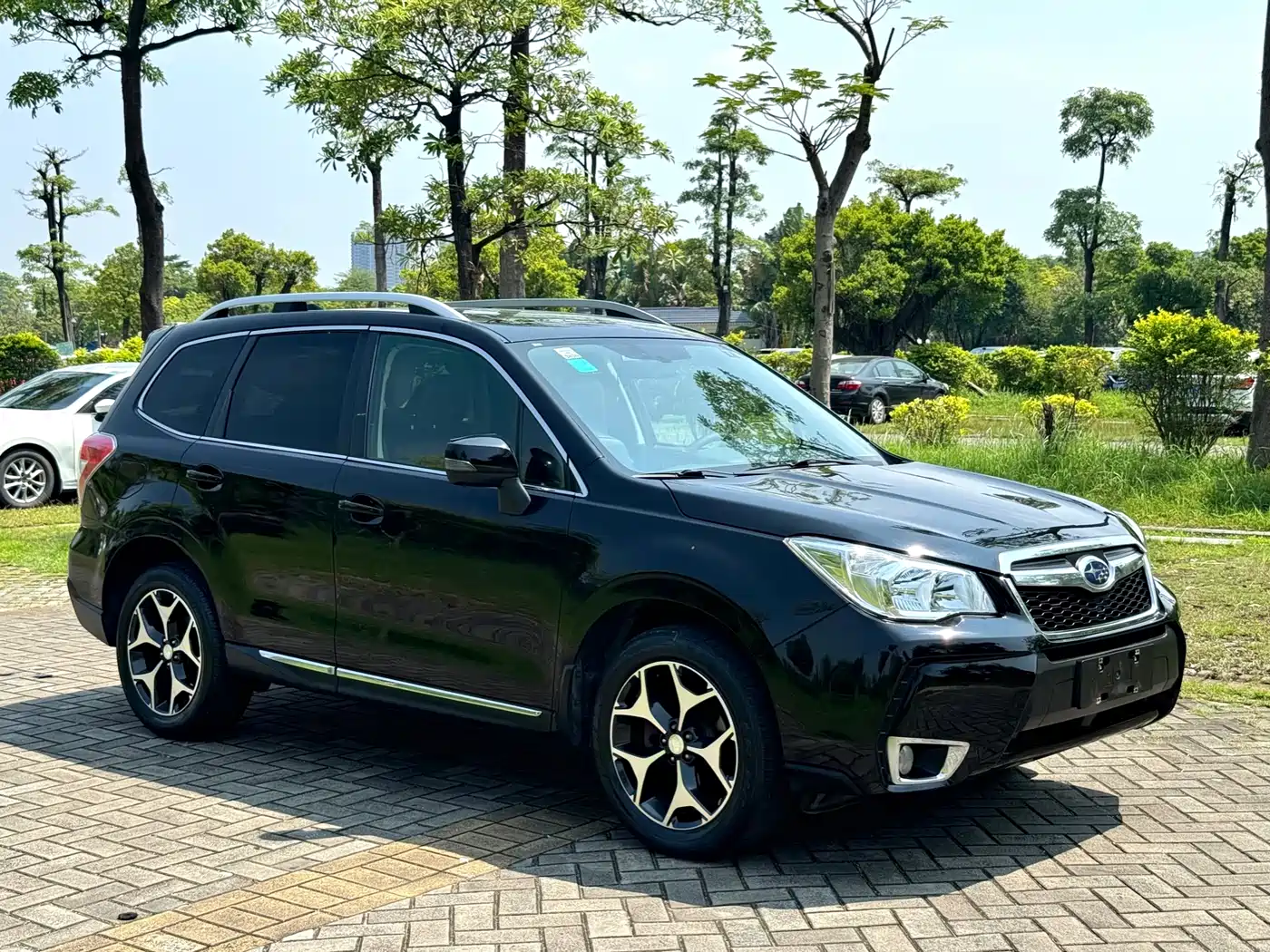 Subaru Forester 2015 2.0i Special Commemorative Edition фото 3