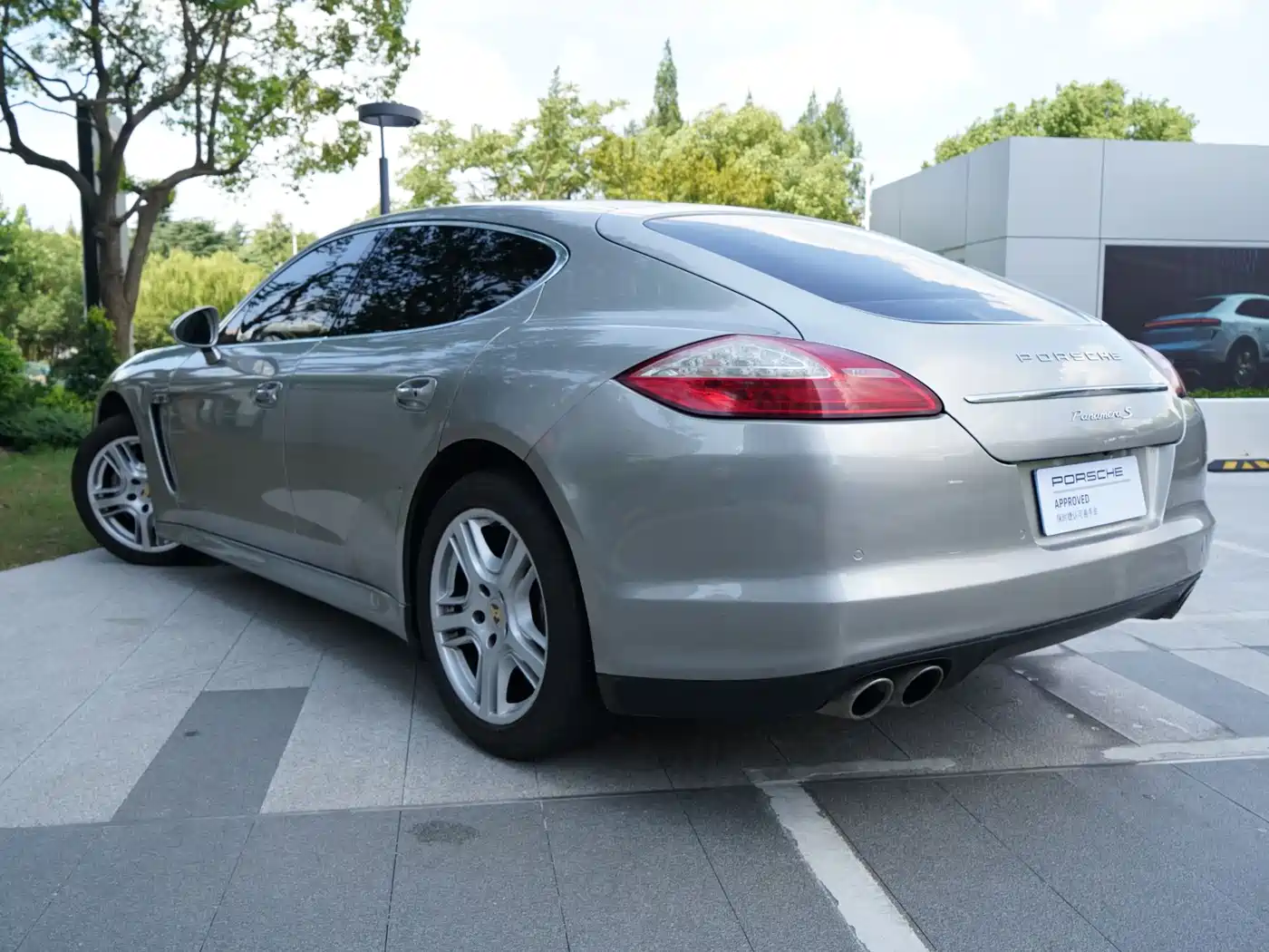 Porsche Panamera 2010 Model Panamera S 4.8L фото 16