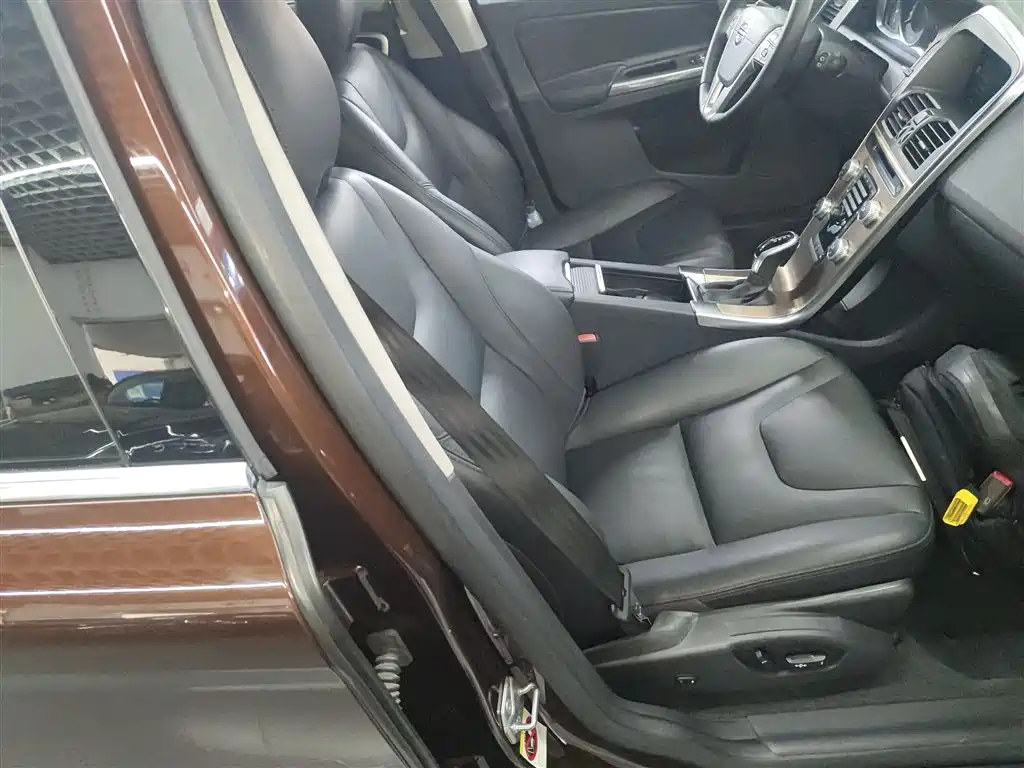 Фото 17 - Volvo XC60