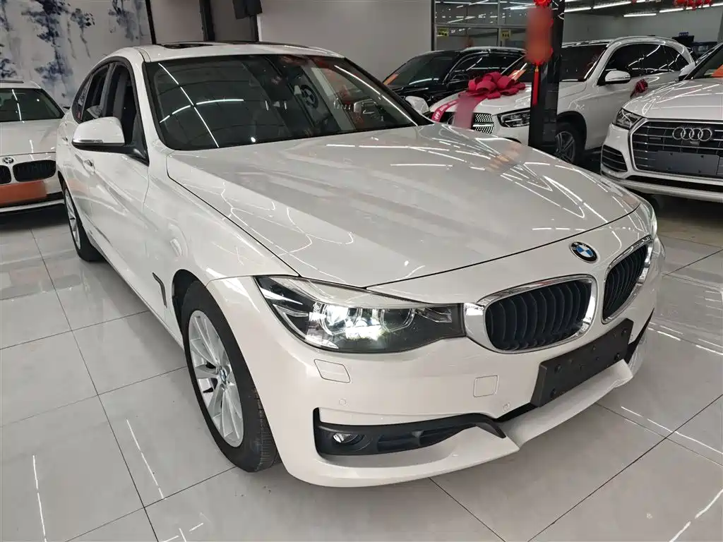 BMW 3 Series GT 2017 320i Fashion фото 4