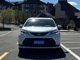 Photo 2 - Toyota Sienna