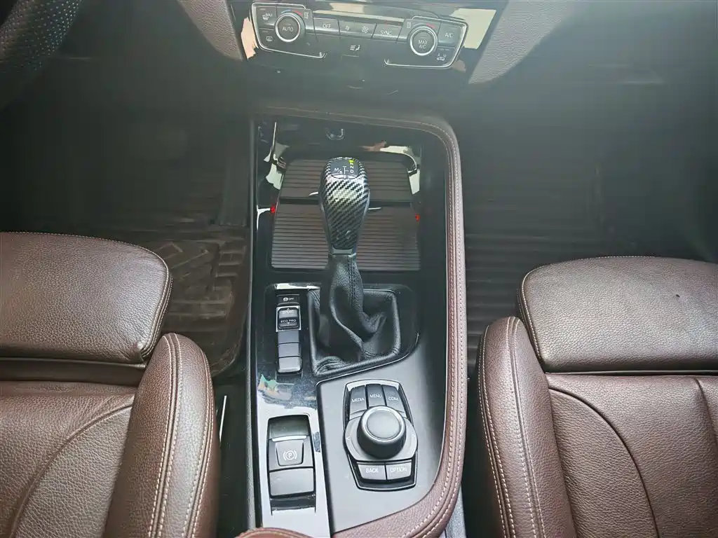 BMW X1 2018 sDrive18Li Premium Model фото 11