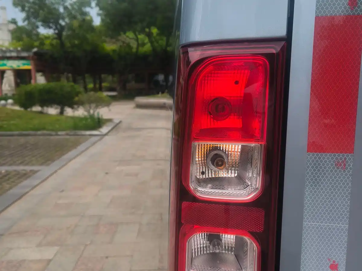 Wuling Motors Wuling Yangguang 2025 2024 300km Practical Sealed Window Edition 75kW