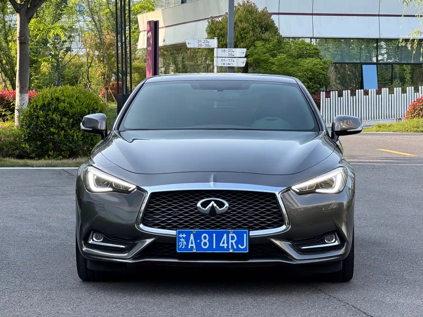 Infiniti Q60 2019 2.0T Luxury Edition фото 3