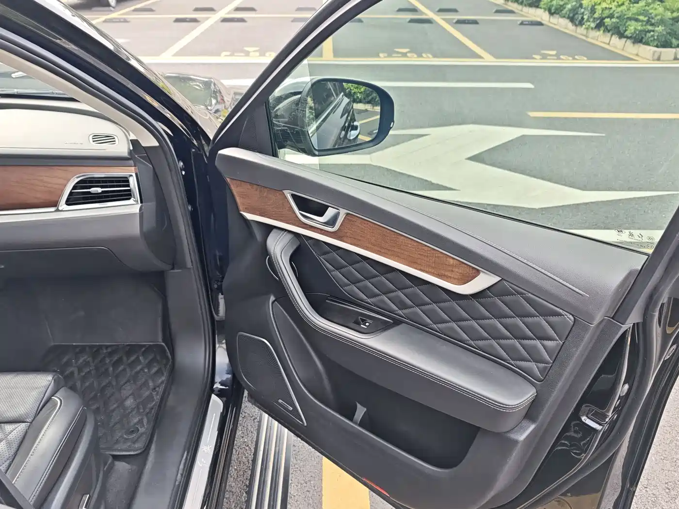 Hongqi HS7 2022 3.0T Auto 4WD Smart Connect Flagship 7-Seater фото 17