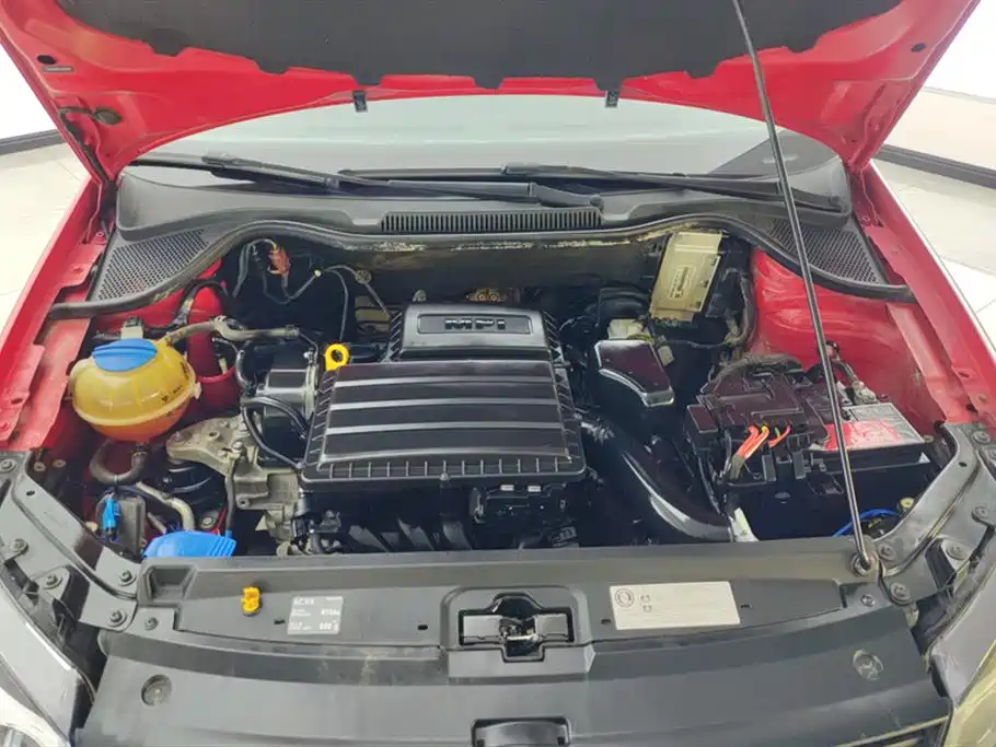 Volkswagen Polo 2016 1.4L Automatic Trend фото 10