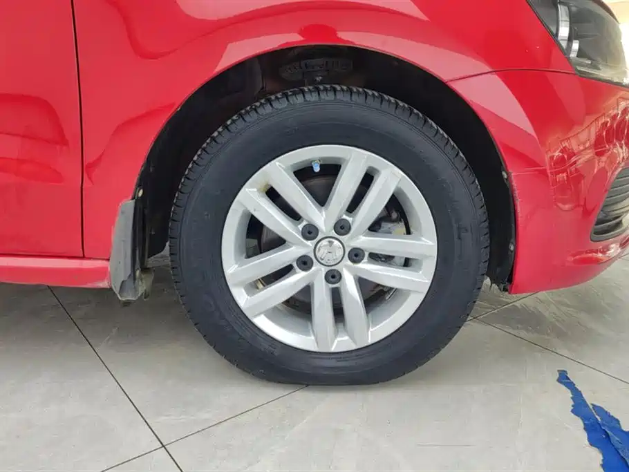 Volkswagen Polo 2016 1.4L Automatic Trend фото 6
