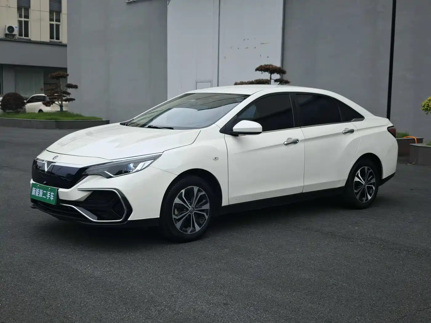 Photo 1 - Venucia D60EV