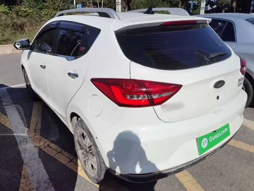 JAC Refine S2 2018 2018 Smart Drive Edition 1.5L Manual Luxury Smart