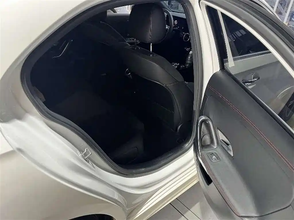 MERCEDES-BENZ CLASS A
