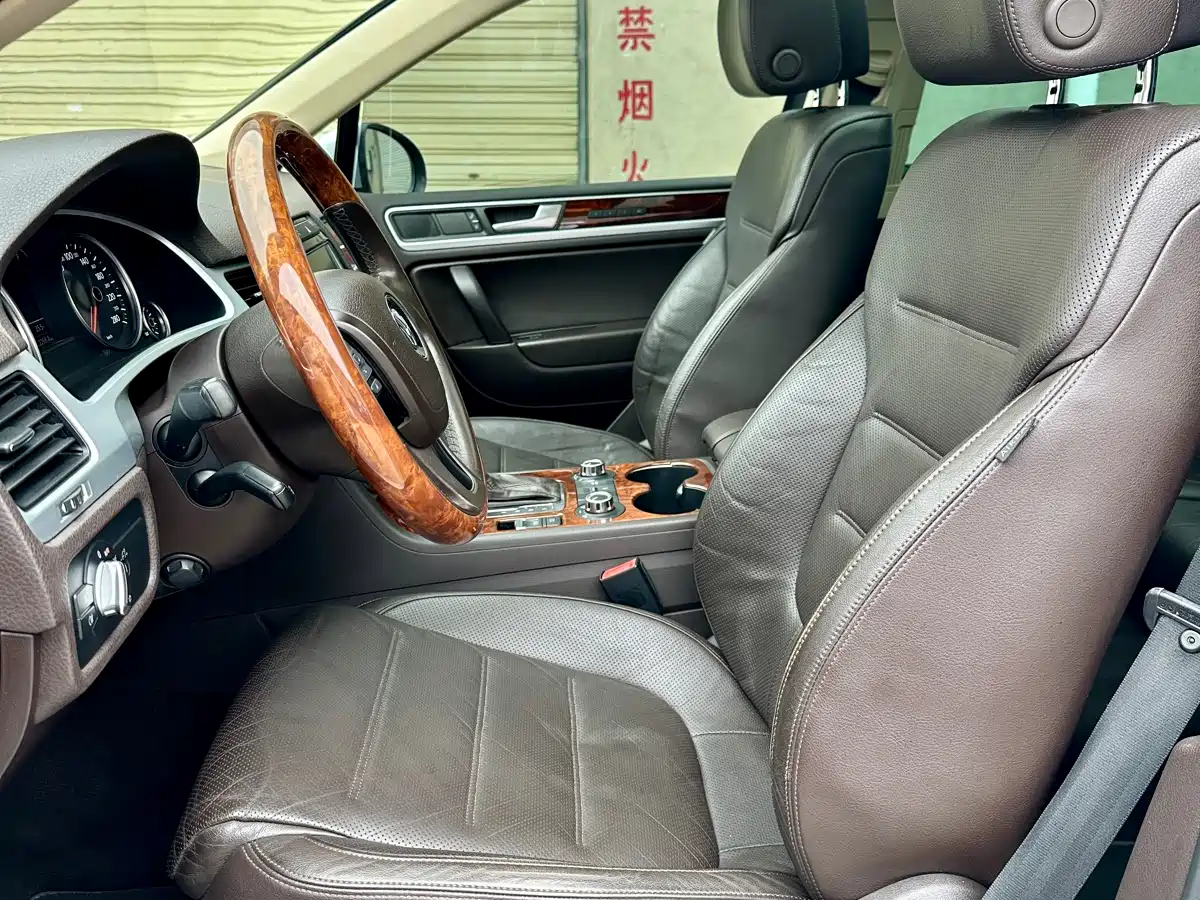 Volkswagen Touareg 2011 3.0TSI Premium фото 8