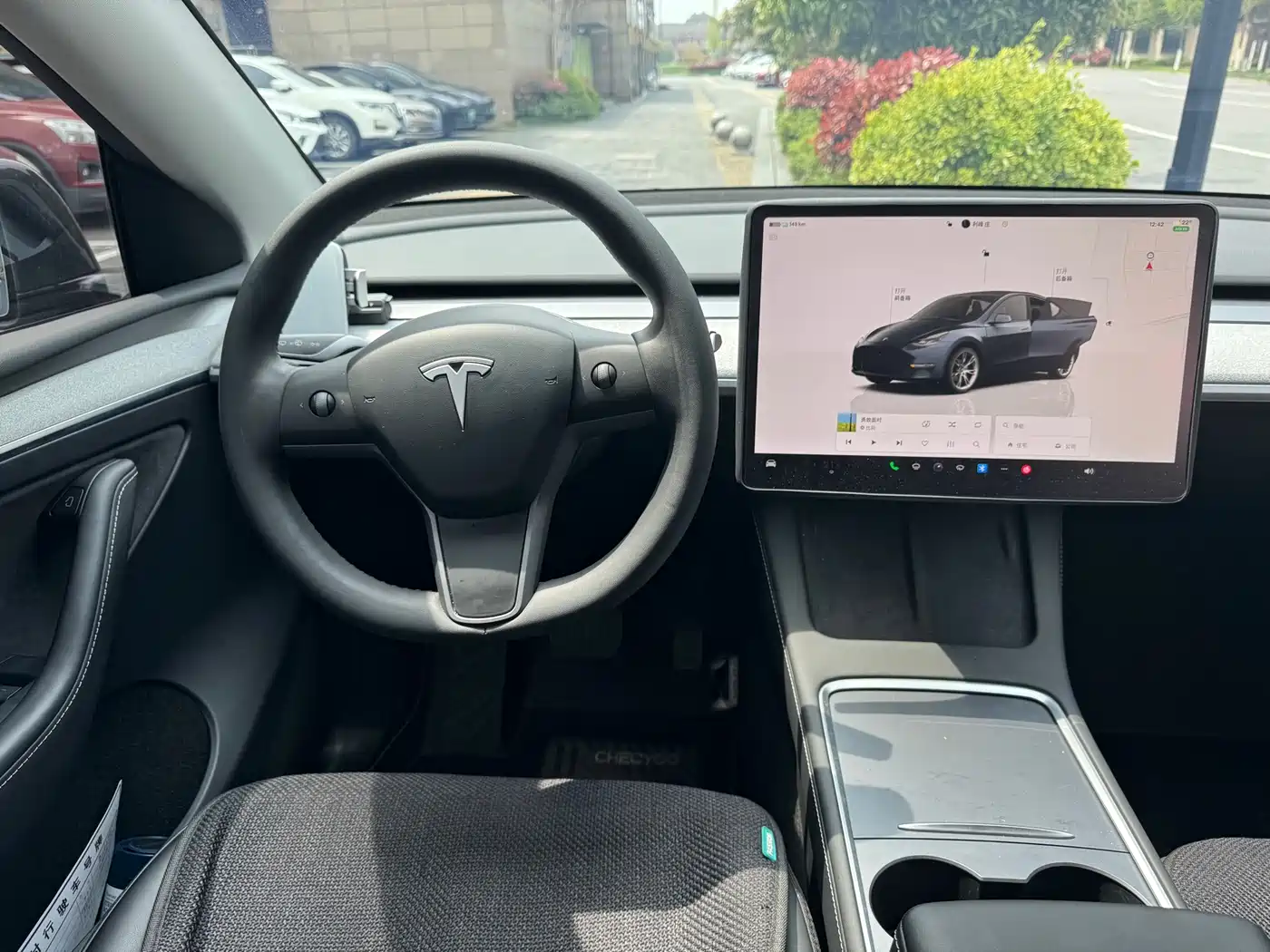 TESLA MODEL Y