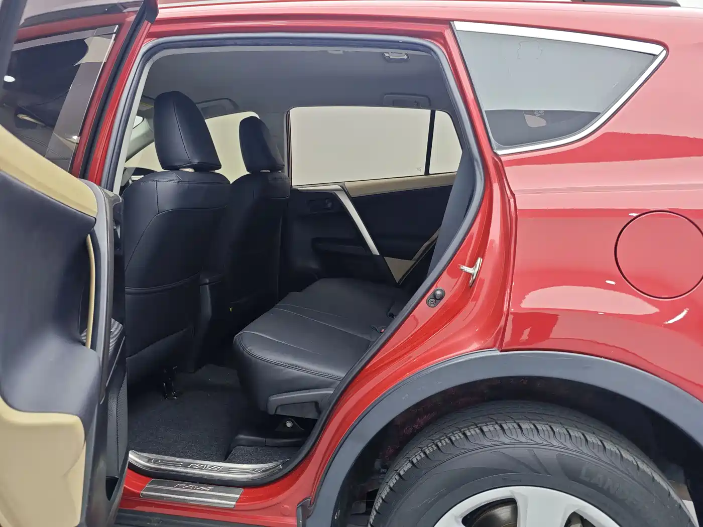 Toyota RAV4 Rongfang 2013 2.0L CVT 2WD Urban фото 8