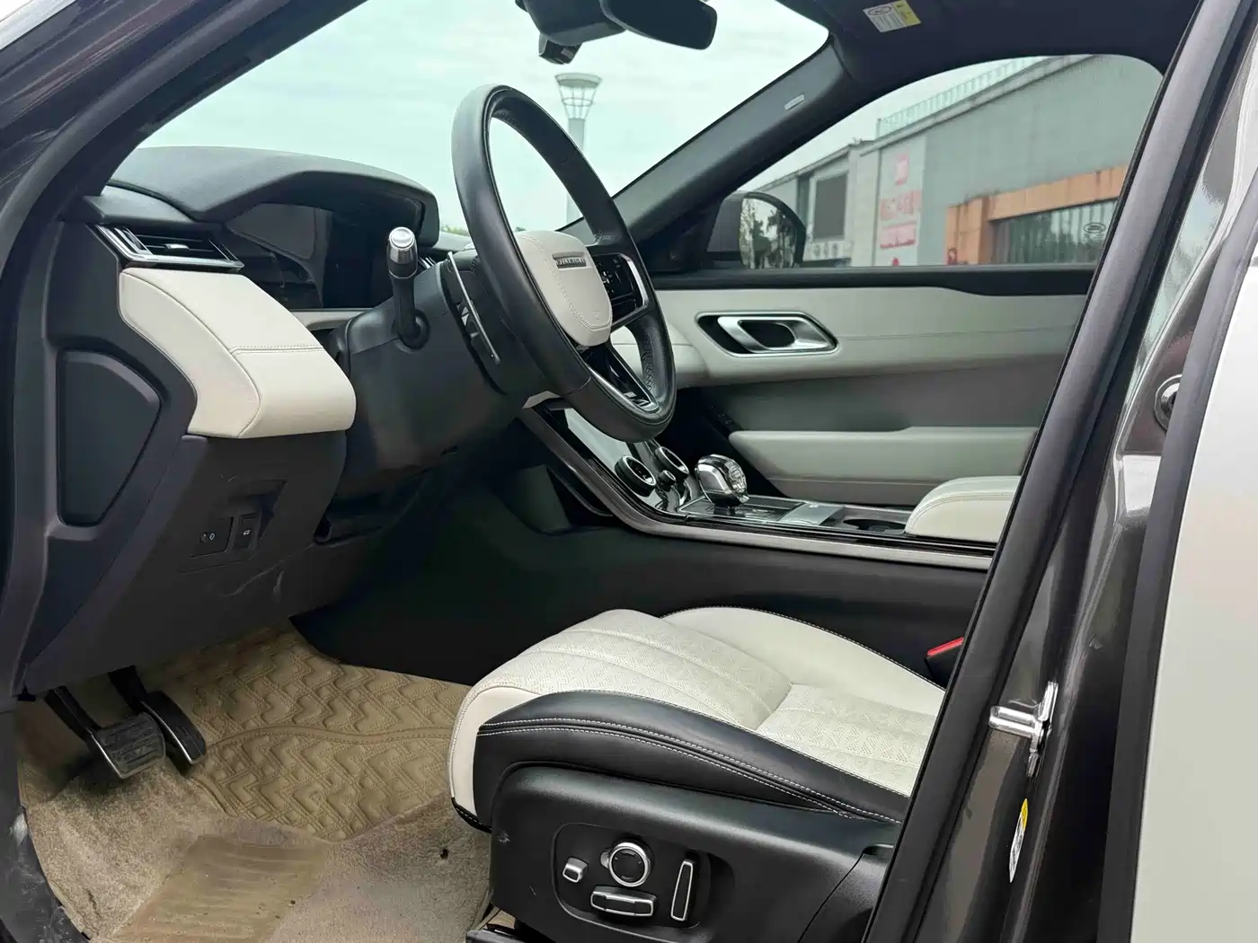 Фото 7 - Land Rover Range Rover Velar
