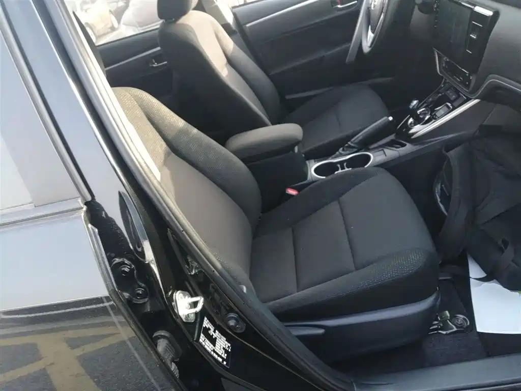 Toyota Levin Twin Engine E+ 2019 1.8PH GS E-CVT Elite Edition фото 17