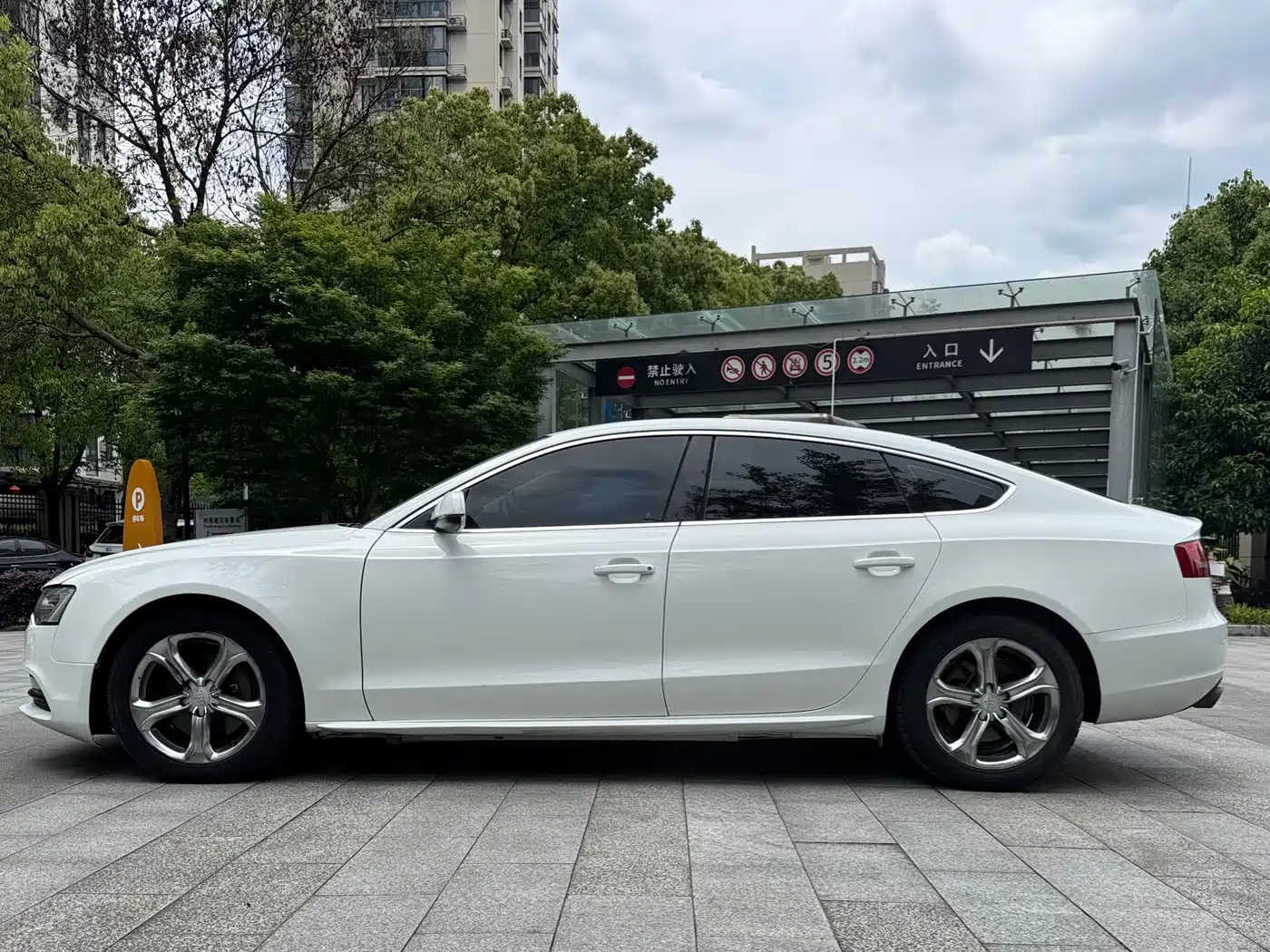 Audi A5 (Import) 2010 2.0TFSI Sportback Comfort фото 3