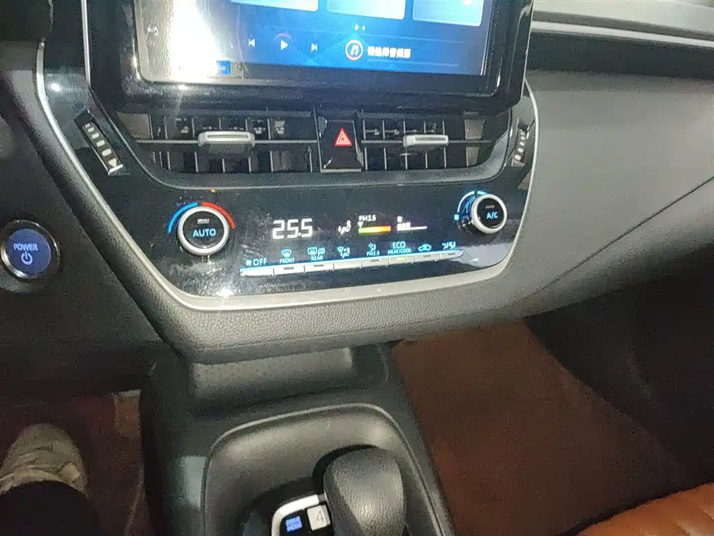 Toyota Corolla 2021 Hybrid 1.8L E-CVT Elite Edition фото 5
