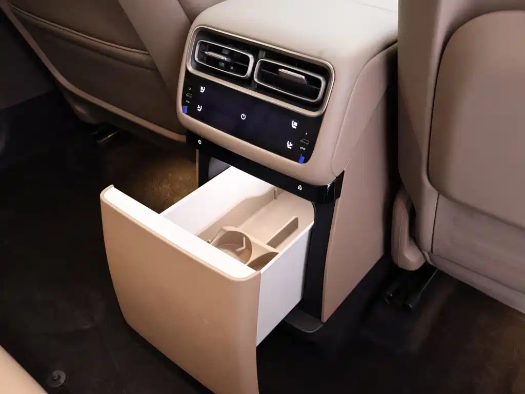Li Auto i6 2025 2025 4WD Base Model