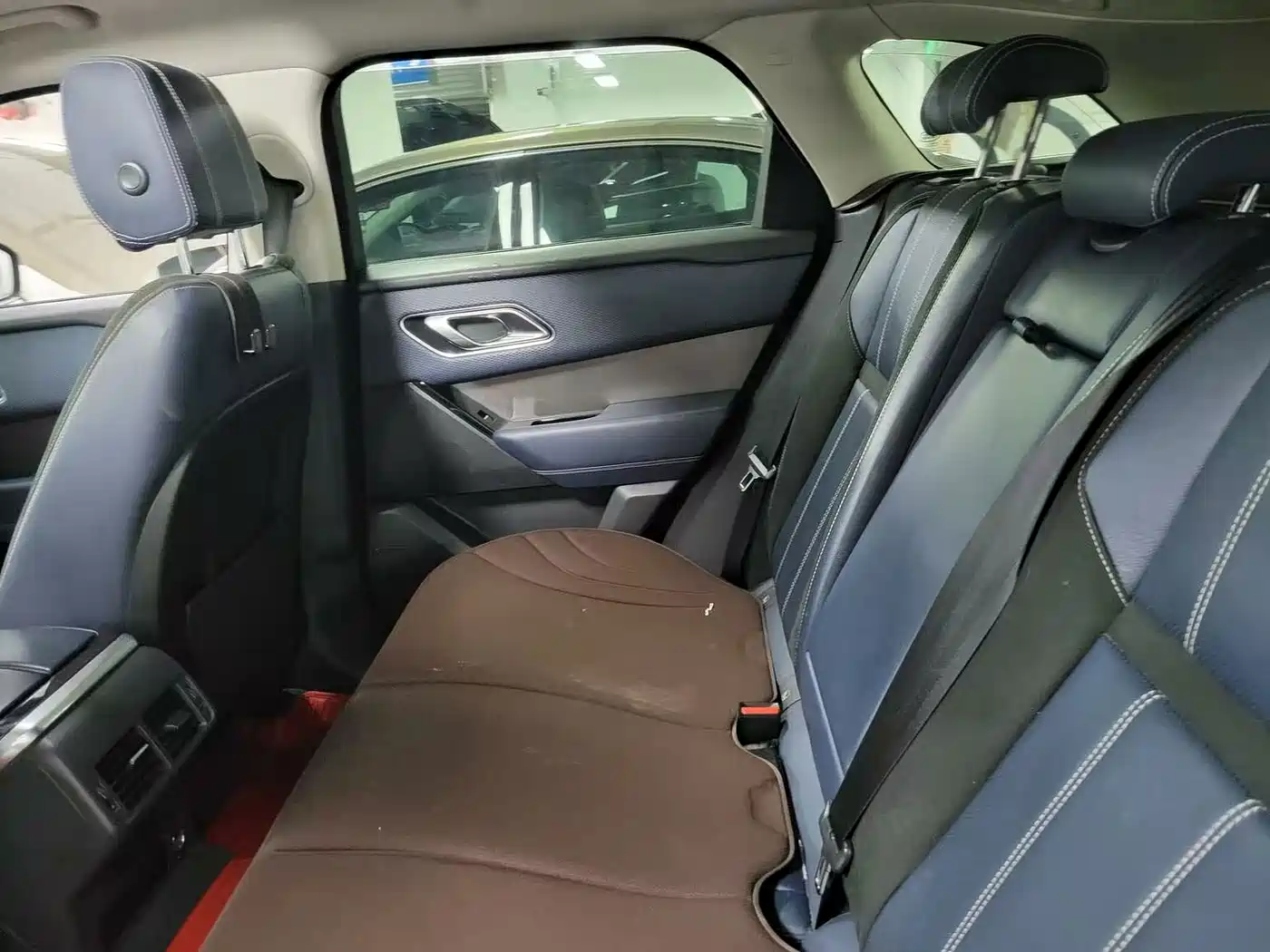 Фото 9 - Land Rover Range Rover Velar