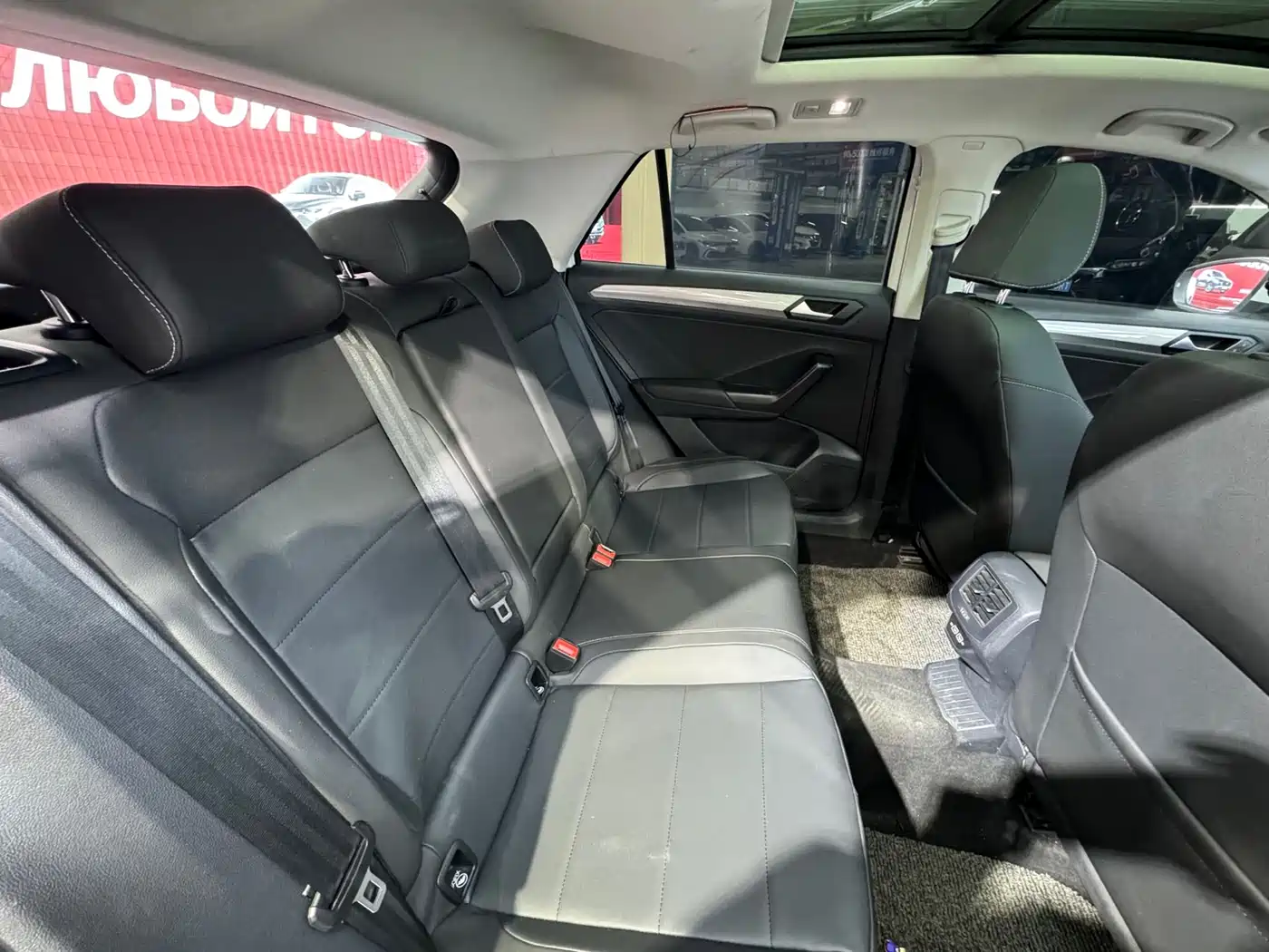 VOLKSWAGEN T ROC EXPLORING SONGS