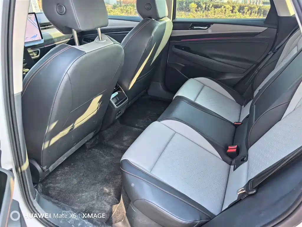 VOLKSWAGEN ID.7 VIZZION