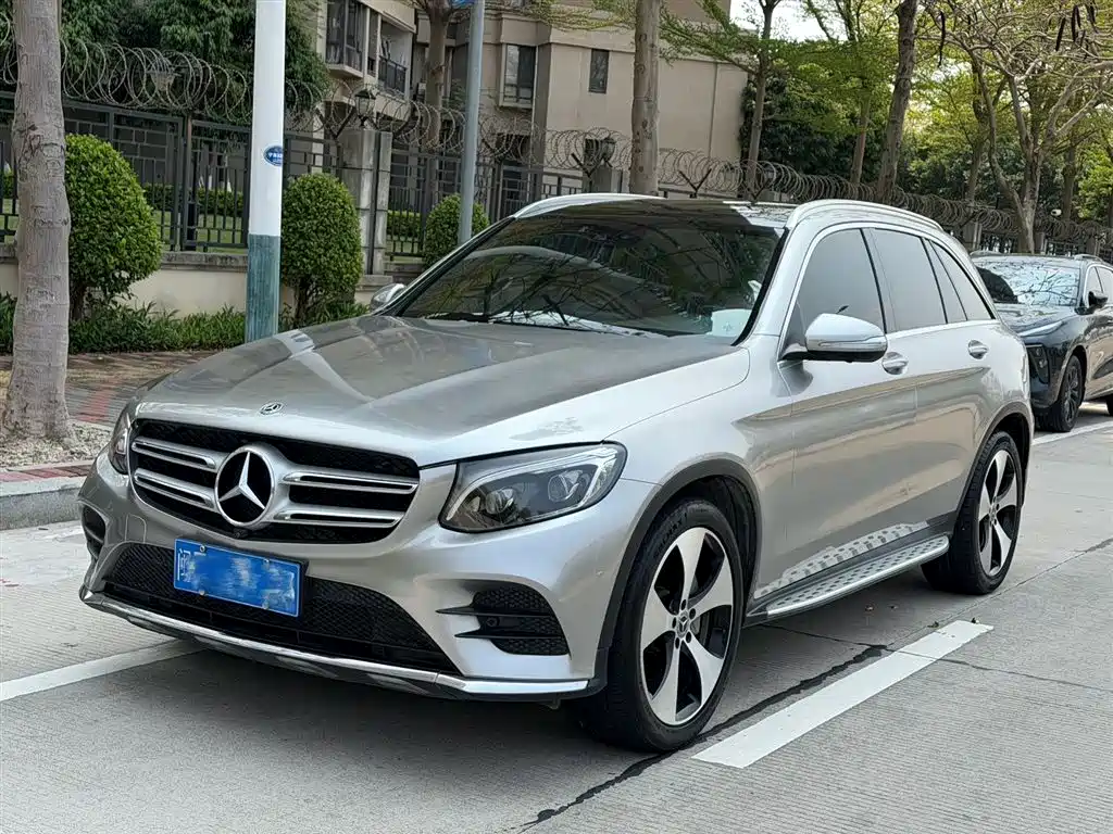 MERCEDES-BENZ GLC