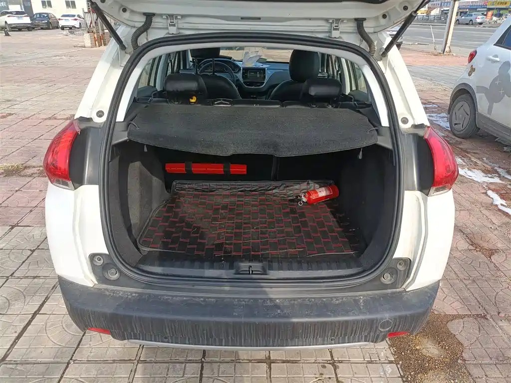 Peugeot 2008 2014 1.6L Automatic Fashion Edition фото 11